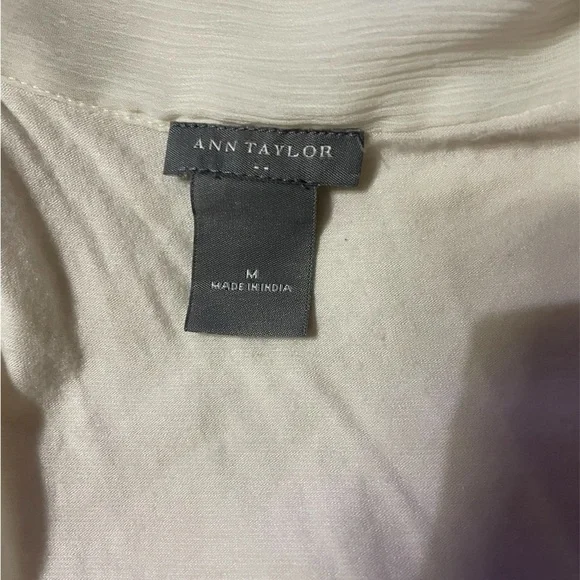 ANN TAYLOR SLEEVELESS CAREER TOP SIZE MEDIUM GENTLY WORN - Picture 3 of 3